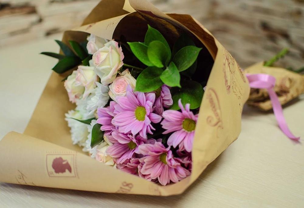 Букет цветов из: Розы и Хризантемы в Черлаке