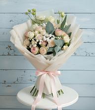 Букет цветов из:  Розы и Лизиантусы в Черлаке