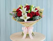 Букет цветов из:  Лилии и Розы в Черлаке