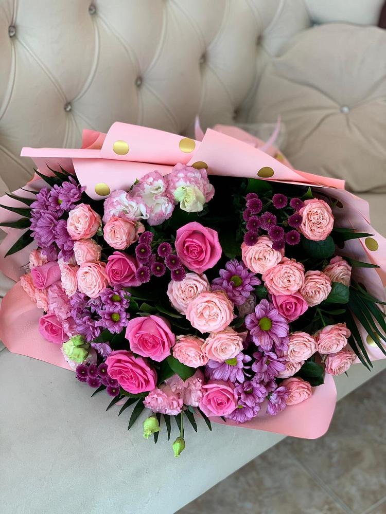 Букет цветов из: Хризантемы, Розы и Лизиантусы в Черлаке