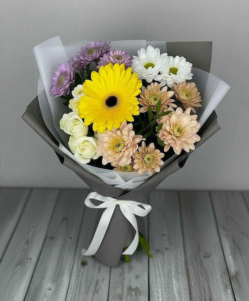 Букет цветов из: Розы, Герберы и Хризантемы в Черлаке