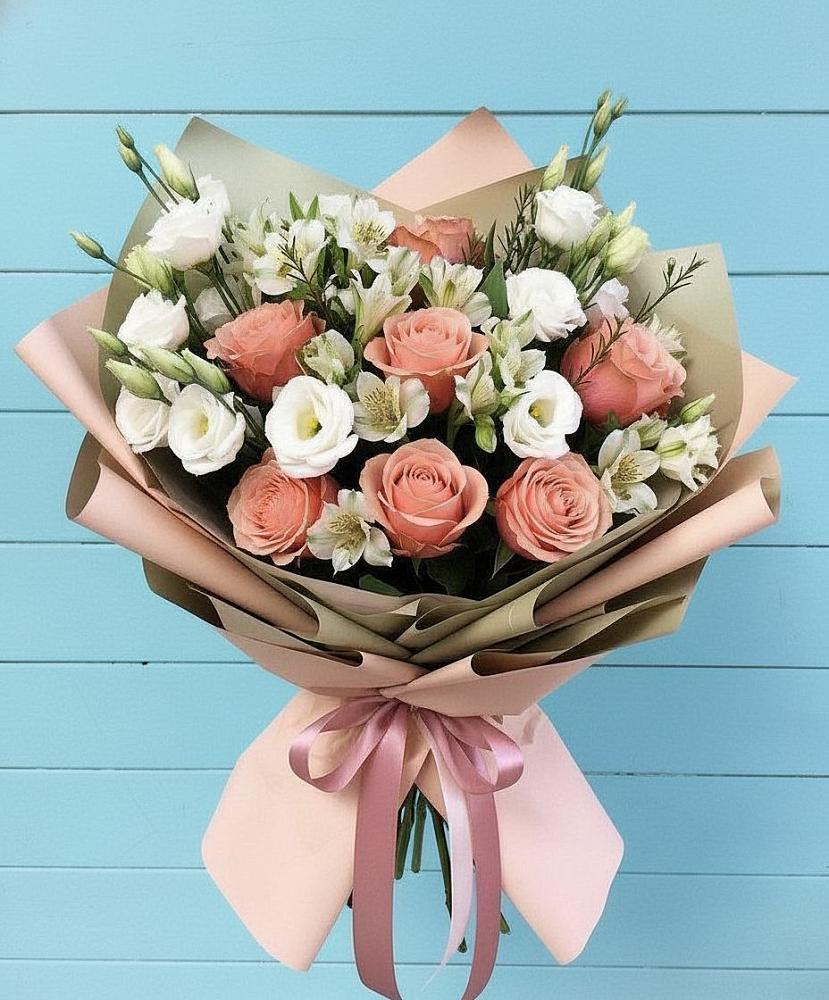 Букет цветов из: Розы, Альстромерии и Лизиантусы в Черлаке