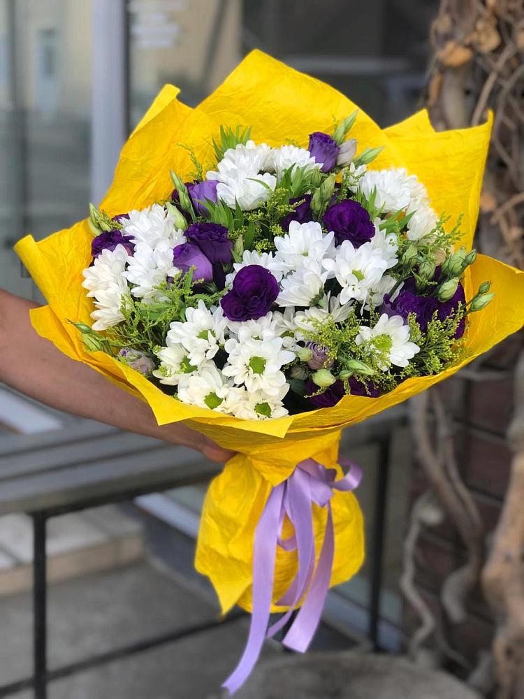 Букет цветов из: Ирисы, Хризантемы и Ромашки в Черлаке