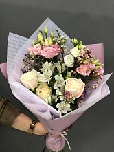 Букет цветов из:  Альстромерии, Розы и Лизиантусы #REPLACE_PRED# Черлаке