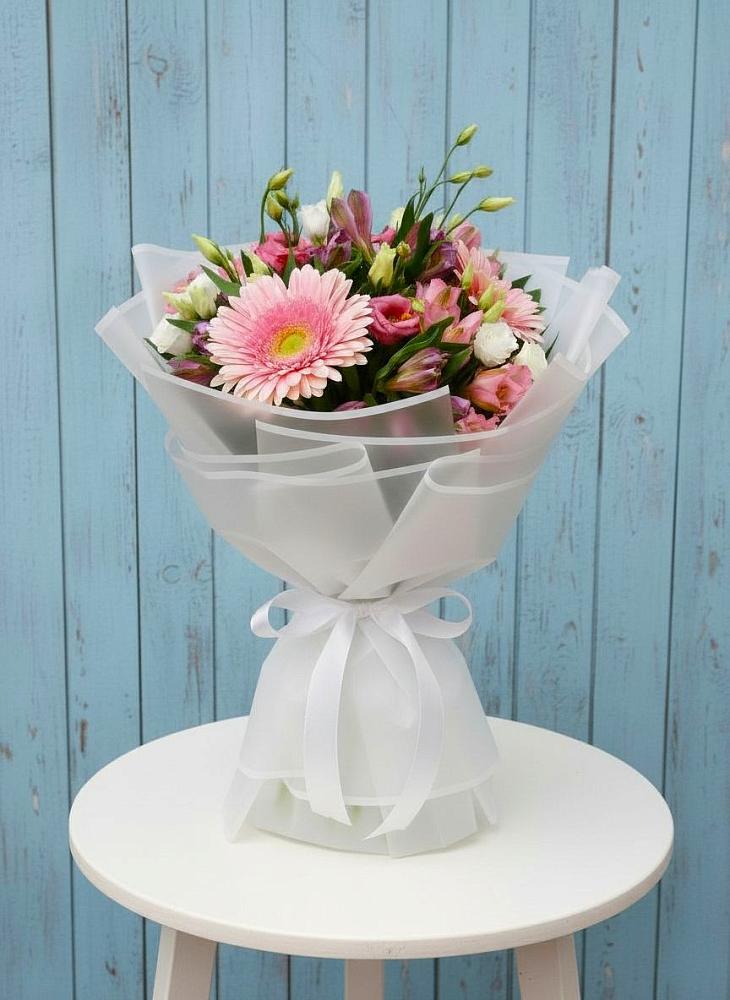 Букет цветов из: Герберы, Альстромерии и Лизиантусы в Черлаке