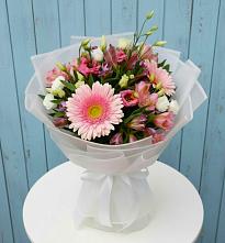 Букет цветов из:  Герберы, Альстромерии и Лизиантусы в Черлаке