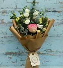 Букет цветов из:  Розы и Лизиантусы в Черлаке