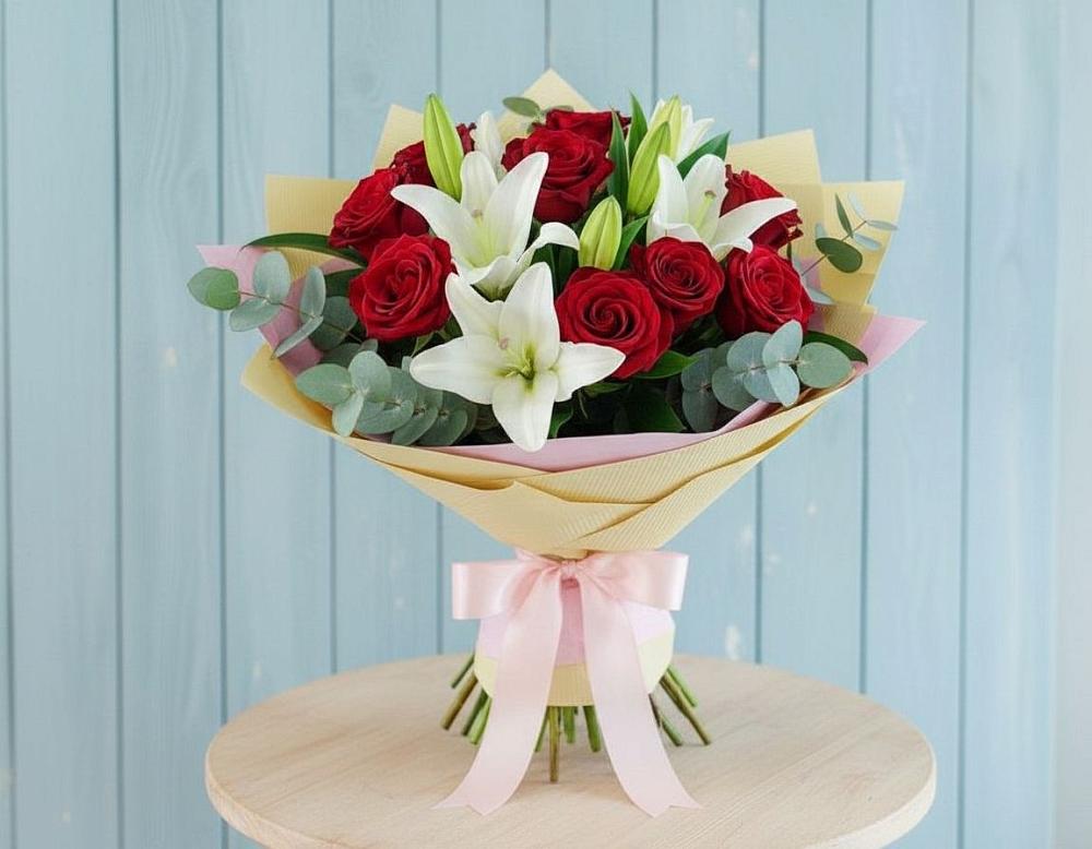 Букет цветов из: Лилии и Розы в Черлаке